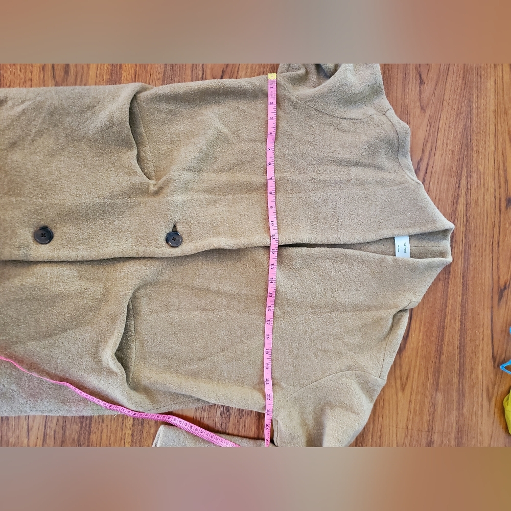aritzia wilfred 100% merino wool cardigan, size large GUC -some wear underarms - Picture 6 of 14